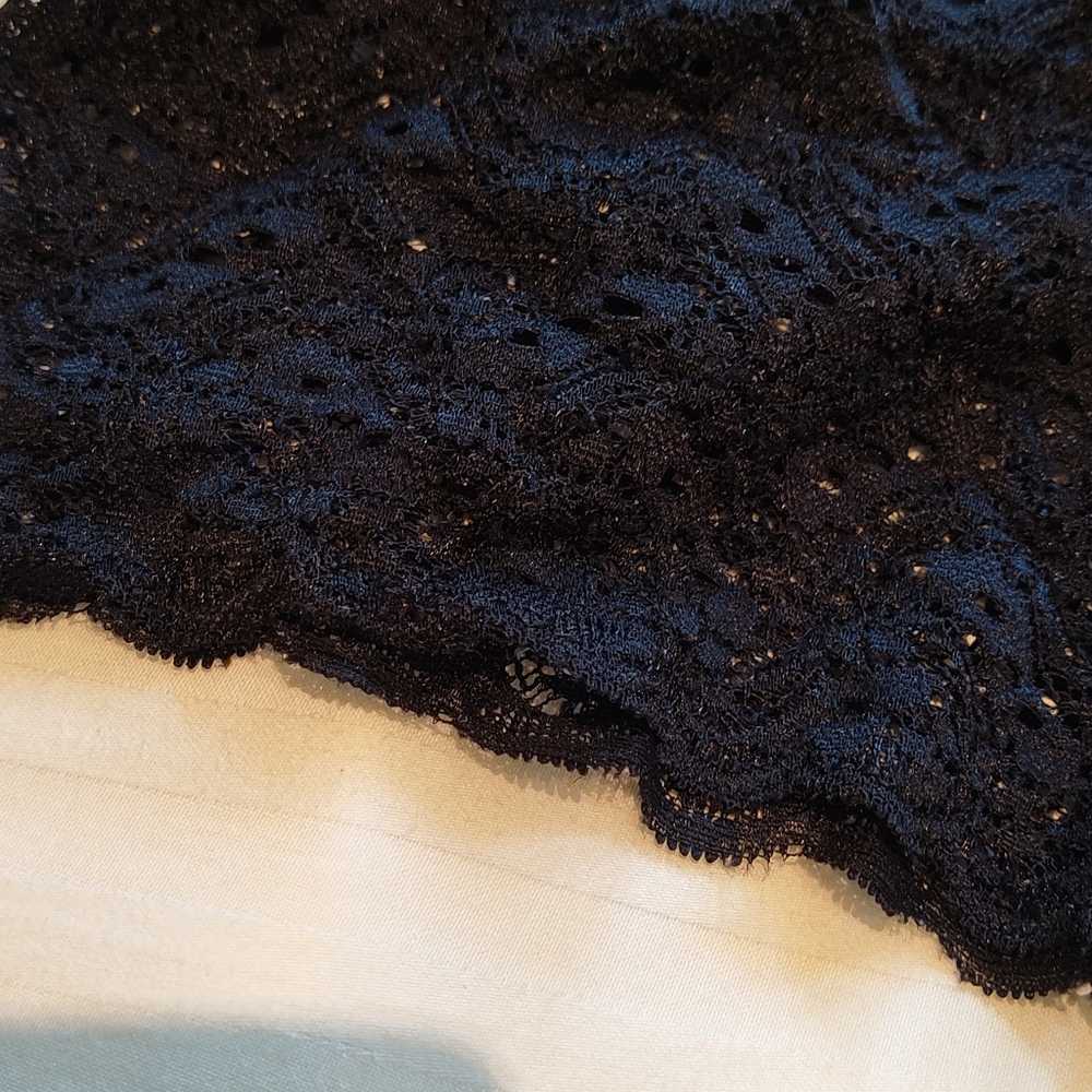 Lingerie - Picture 3 of 4